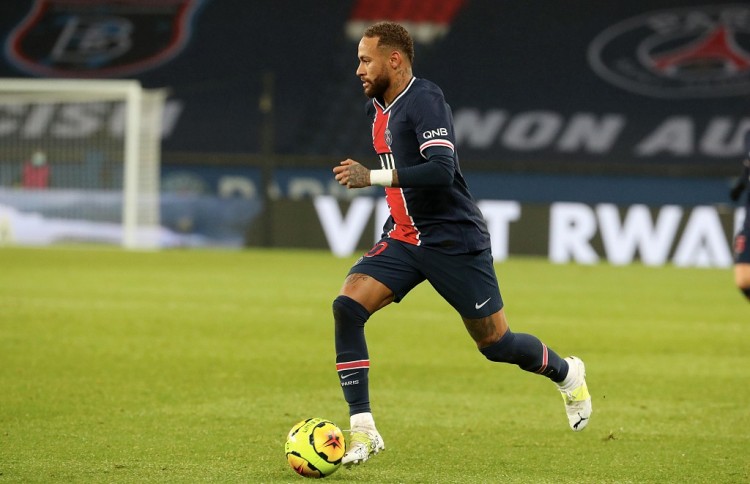 特巴斯抨击皇马：曾反对迈阿密赛，今却敞开伯纳乌迎接NFL（特巴斯指责皇马：曾反对迈阿密赛，如今却在伯纳乌拥抱NFL）